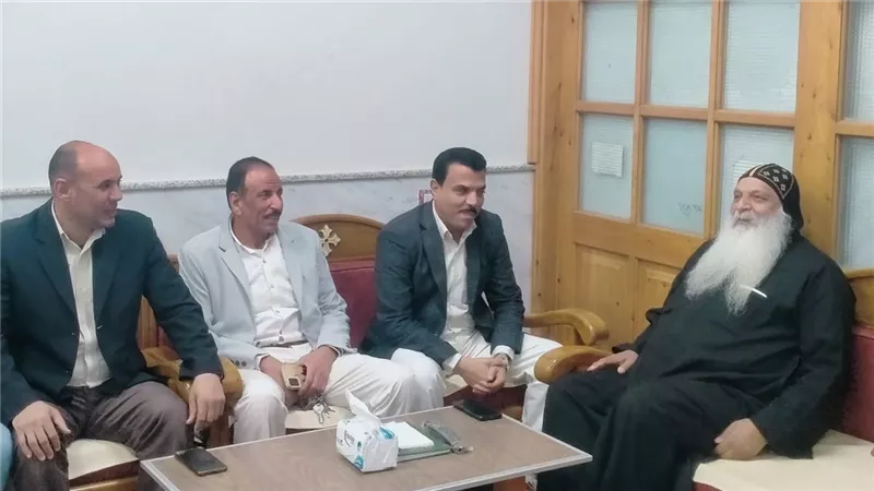 رئيس مركز أبشواى يزور كنيسة ماري جرجس للتهنئة بعيد القيامة المجيد