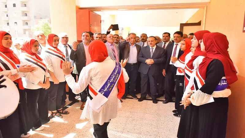 محافظ أسيوط: لا نعترف بتقسيم التعليم إلى عام وفني (فيديو)