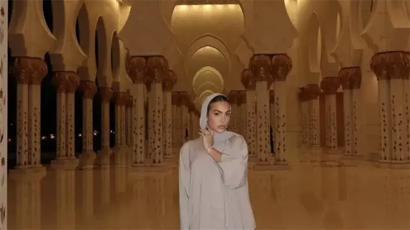 جورجينا رودريغيز تتألق بظهور مميز داخل مسجد الشيخ زايد فى أبوظبي