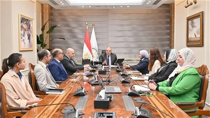 الري تبحث مقترح إعداد عددا من الأفلام الوثائقية لتوثيق تاريخ الري في مصر