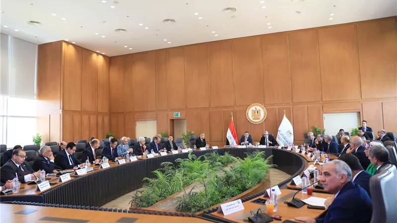 وزير التعليم العالي يؤكد على استعداد الجامعات والمعاهد لامتحانات الفصل الدرا