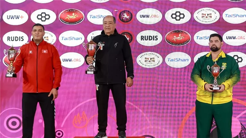 منتخب المصارعة النسائية يتوج بكأس البطولة الأفريقية بعد حصد 10 ميداليات
