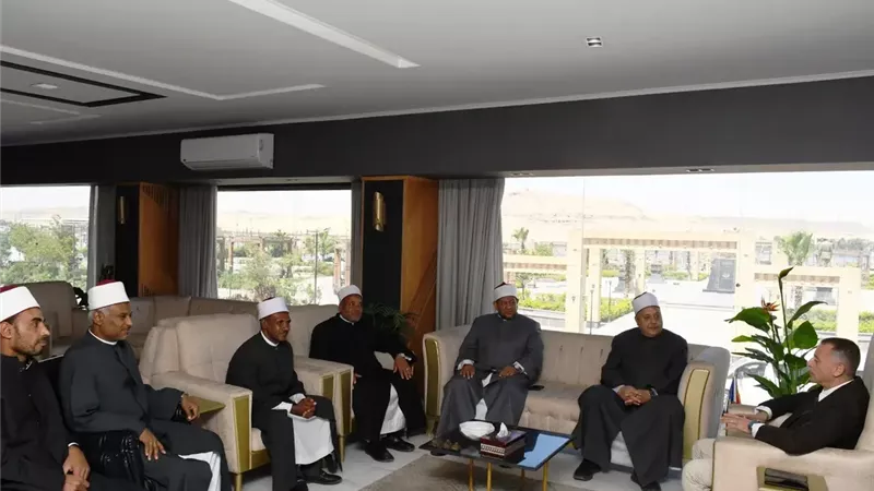 محافظ أسوان ضرورةالتنسيق لتنظيم القوافل الدعويةوترسيخ قيم الوسطيةلزيادة الوعى 