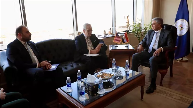وزير السياحة والآثار يبحث مع سفير أمريكا تعزيز التعاون بين البلدين 