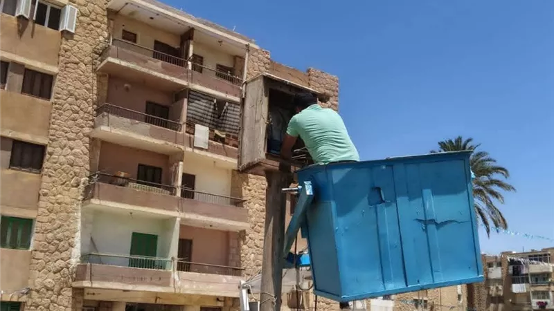 تطوير وتجديد أعمدة الإنارة بمدينة الصباح في حي فيصل بالسويس ضمن خطة شاملة 