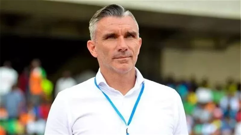 كارتيرون يعلن رسميا موقفه من الزمالك والتدريب في مصر