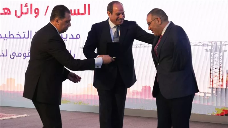 القومي لذوي الإعاقة يفخر بتكريم الرئيس السيسي أحد أبنائه في عيد العمال