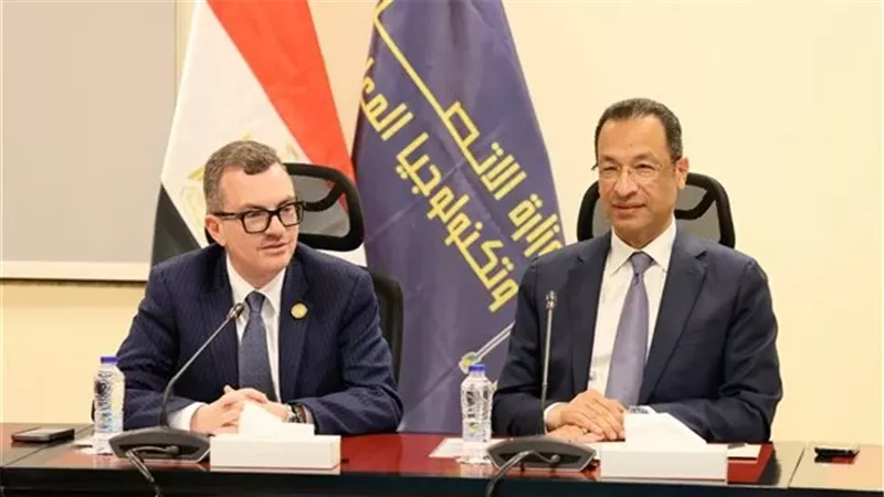 وزراء الاتصالات والتخطيط والمالية يبحثون التعاون المشترك للتحول الرقمي