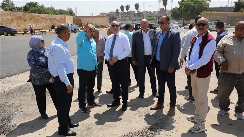 محافظ القاهرة يتفقد تطوير المنطقة المحيطة بسور مجرى العيون وميدان السيدة عائشة