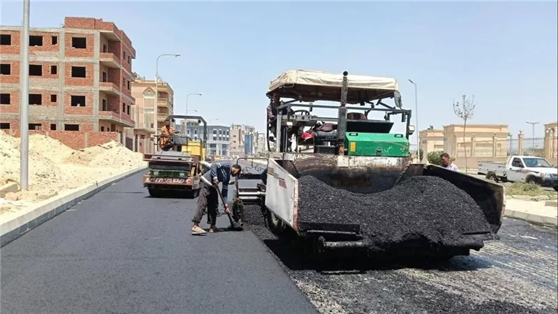 وزيرة الإسكان تتابع مشروعات الطرق بمدن أكتوبر والعبور والشروق والقرى السياحية