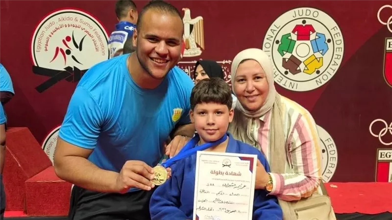 عمر الشبراوي يحصد الميدالية الذهبية في بطولة الجمهورية للجودو 