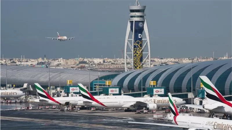 الإمارات تعلن عودة الملاحة الجوية بالكامل إلى جميع مطاراتها
