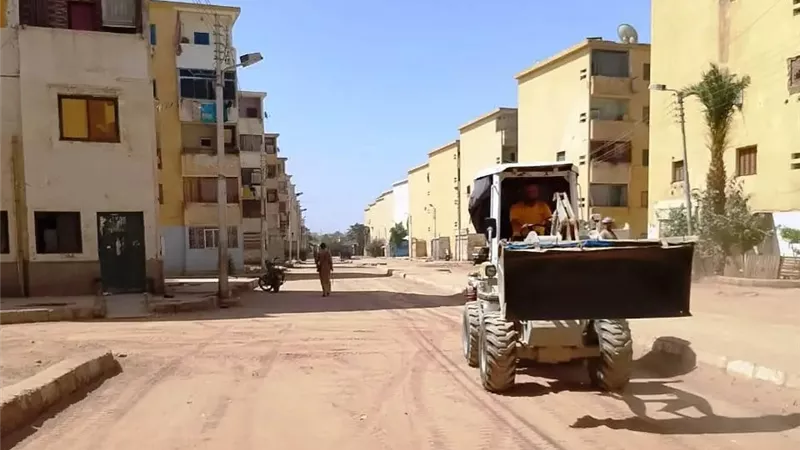 محافظ أسوان يكلف نائبه بالإشراف على حملة النظافة العامة والتشجيربمنطقة السيل 