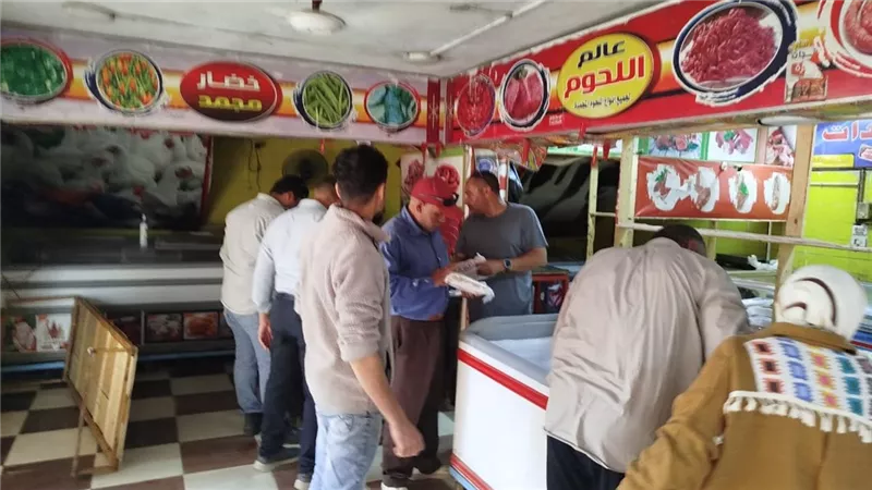 ضبط 250 كجم لحوم مصنعة غير صالحة للاستهلاك الآدمي بالمنوفية