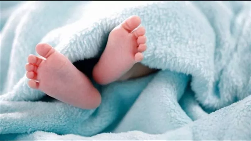 «خفت من الفضيحة».. اعترافات المتهمة بترك طفلتها الرضيعة أمام مسجد بأوسيم