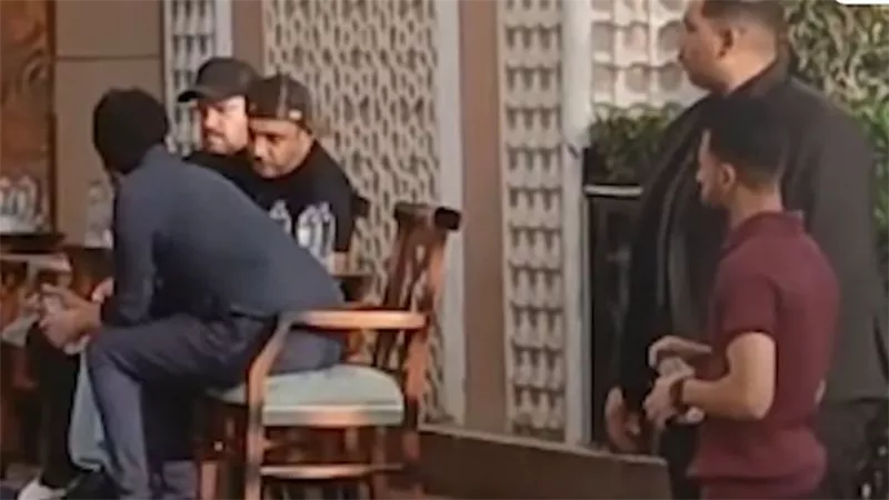أوس أوس ومحمد عبدالرحمن يساندان حمدي الميرغني في عزاء والده |فيديو