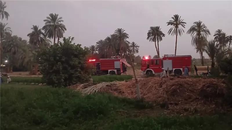 الدخان غطي المكان.. إصابة شخصين بحريق هائل منزل بالمدامود بالأقصر 