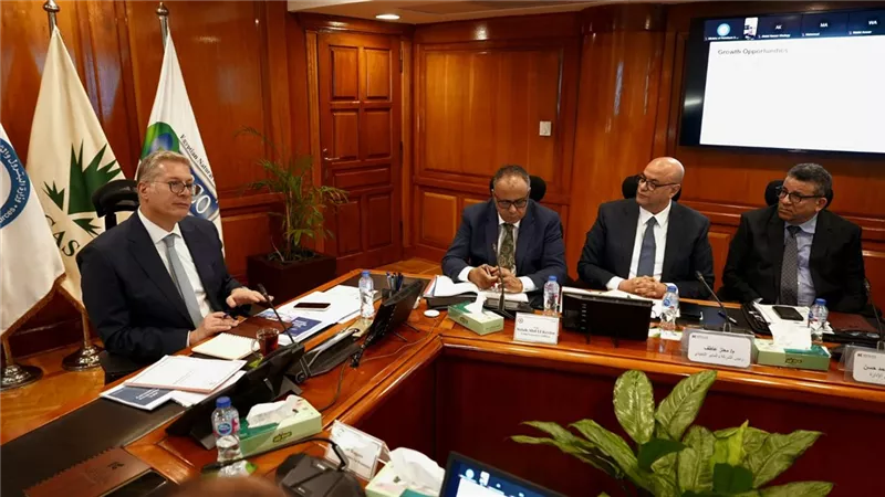 وزير البترول يوجه بالإسراع في استغلال والأمكانات والغاز بحقول شركة خالدة 