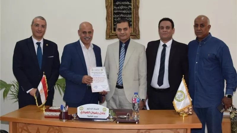 الخدمة الاجتماعية بالأزهر تحتفي بثمار التدريب الميداني وتكرم كوادرها