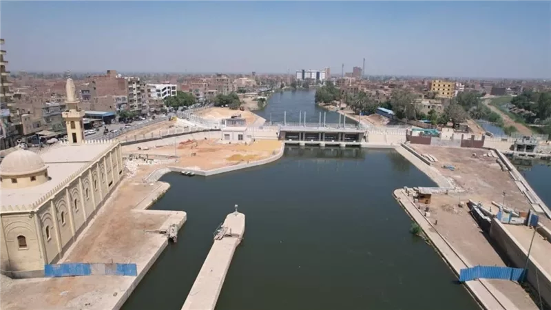 وزير الري يتابع موقف تشغيل مجموعة قناطر ديروط الجديدة 