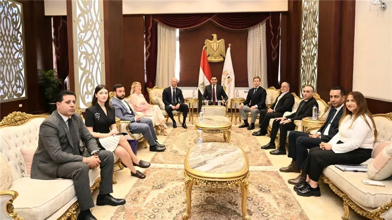 وزير الشباب والرياضة يعزز التعاون مع الجانب الروسي