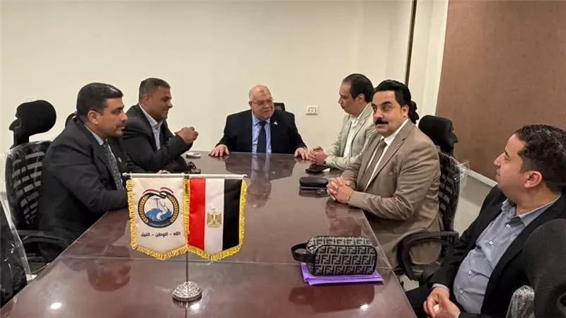 الجيل الديمقراطي يطلق “صالونه السياسي” لتعزيز الوعي الوطني وبناء الإنسان 