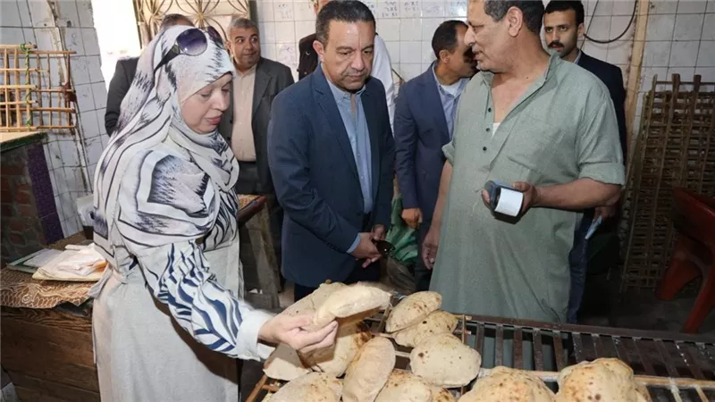  محافظ المنوفية يفاجئ مجزر قويسنا وأحد المخابز البلدية لمتابعة منظومة العمل