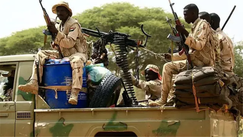 السودان.. هجوم بطائرة مسيرة يستهدف منزل أبوعاقلة كيكل ويوقع 17 قتيلًا