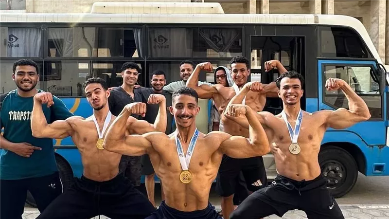 طالب بـ«تكنولوجيا حلوان الدولية» يحصد ذهبية بطولة الجامعات في كمال الأجسام