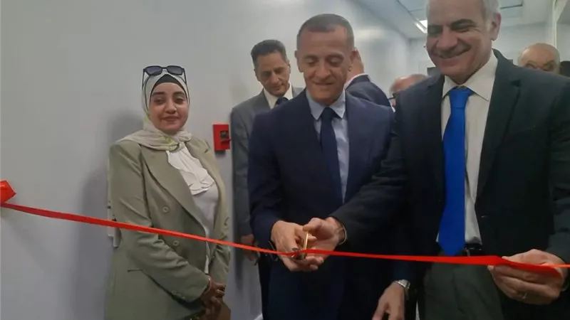 محافظ أسوان يفتتح عددا من المشروعات داخل مستشفيات أسوان الجامعية