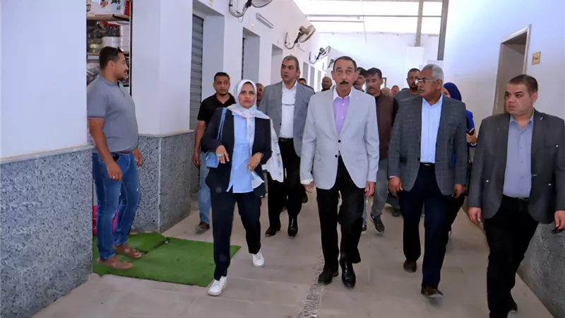 محافظ سوهاج يتفقد سوق جرجا الحضري الجديد ويوجه ببدء تسكين الباعة الجائلين