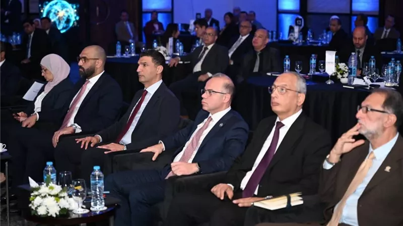 وزير الصناعة يطلق المنصة الإلكترونية لميكنة 