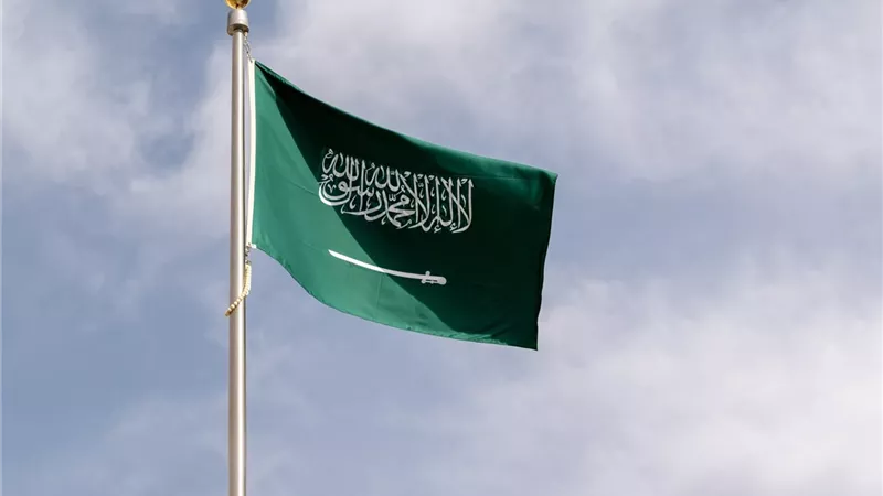 الصحف السعودية: توازن محسوب بين استقرار الطاقة وتسارع التحول الاقتصادي 