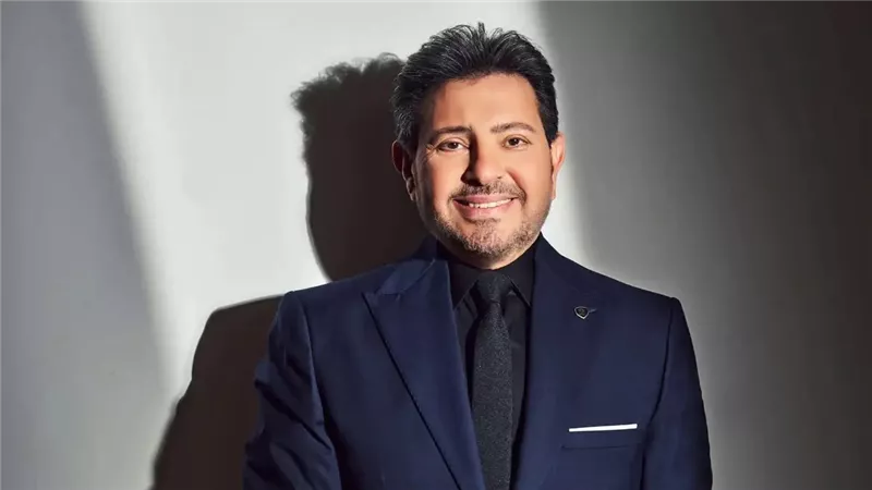 علامة مضيئة في تاريخ الموسيقى.. إيهاب توفيق ينعي هاني شاكر بكلمات مؤثرة 