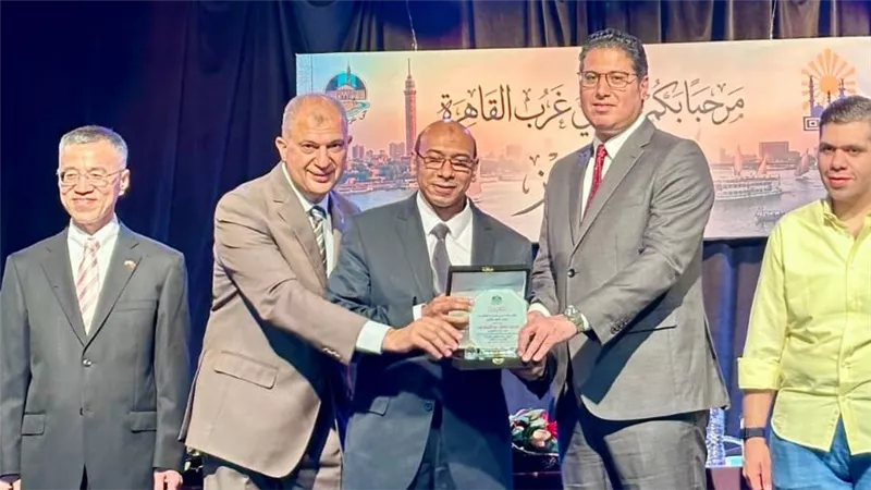 رئيس حي غرب القاهرة: هدفنا خدمة المواطن وتنفيذ القانون بإنسانية