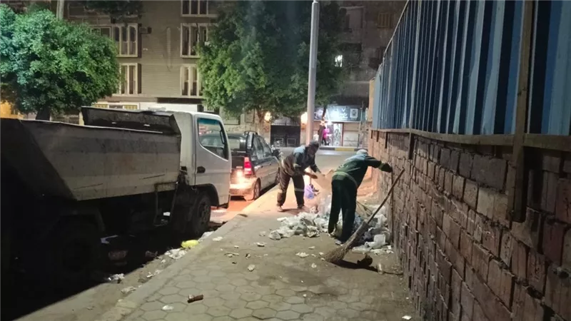  لإزالة الإشغالات وتحسين النظافة..محافظ الجيزة يقود جولة ليلية بالعجوزة والدقي
