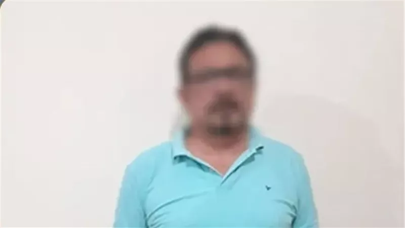 القبض على مدير مدرسة بالجيزة لقيامه بتصرف غير لائق مع إحدى الطالبات 