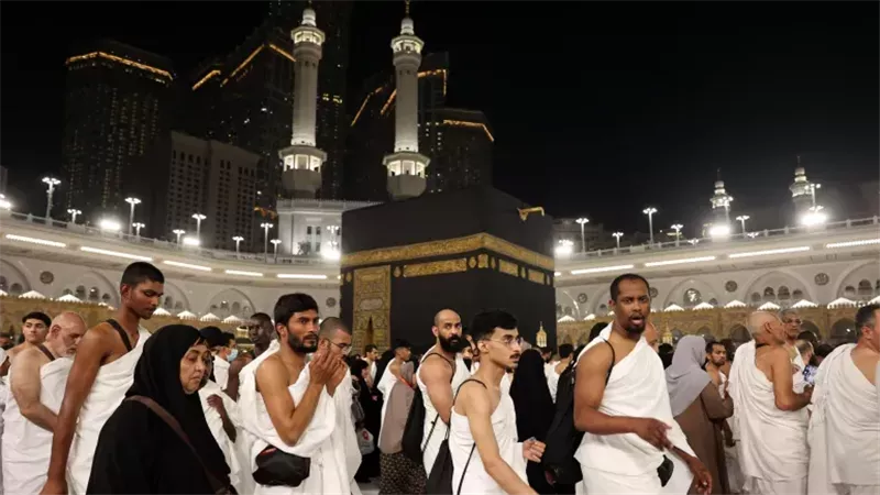 تعرف على خدمة «حاج بلا حقيبة» بعد إعلان السلطات السعودية تطبيقها لأول مرة