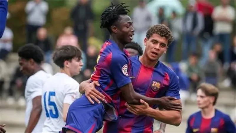 حمزة عبد الكريم يقود تشكيل برشلونة للشباب أمام تينيريفي في كأس الأبطال