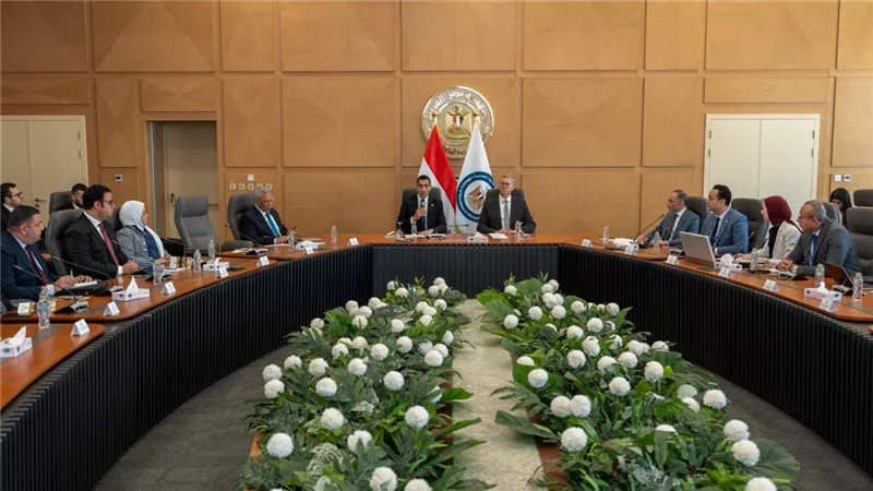 وزيرا الشباب والرياضة والبترول يبحثان تمكين شباب قطاع الطاقة