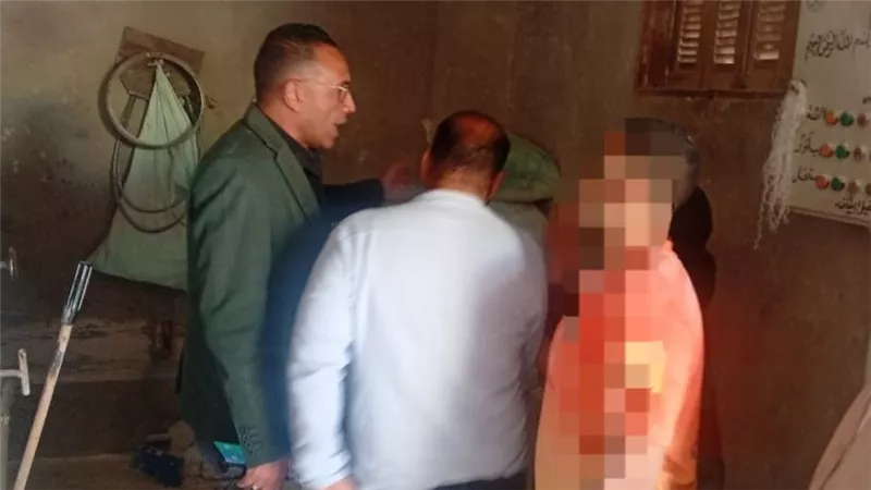  ضبط طن ونصف دقيق بلدى مدعم محظور تداوله داخل ماكينة طحين بالشهداء
