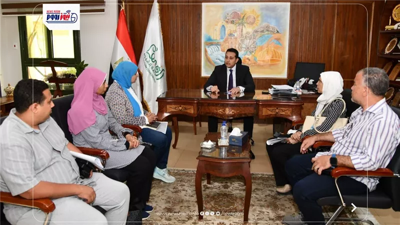 نائب محافظ الفيوم يتابع مشروعات الرصف بمركزي سنورس وأبشواي