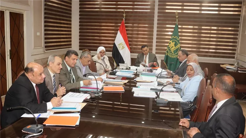 محافظ القليوبية يعقد لجنة قيادات لاختيار عدد من الوظائف القيادية 