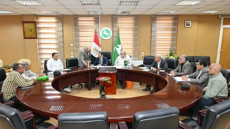 محافظ الشرقية يعقد اجتماعاً لمتابعة مستجدات ملف تقنين أراضي أملاك الدولة
