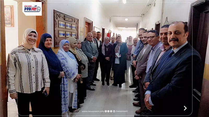تعليم الفيوم يكرم الموظفين المثاليين بديوان المديرية