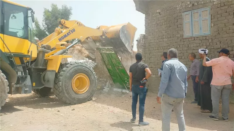 محافظ أسيوط: إزالة 91 حالة تعدٍّ واسترداد 49 فدانًا من أملاك الدولة