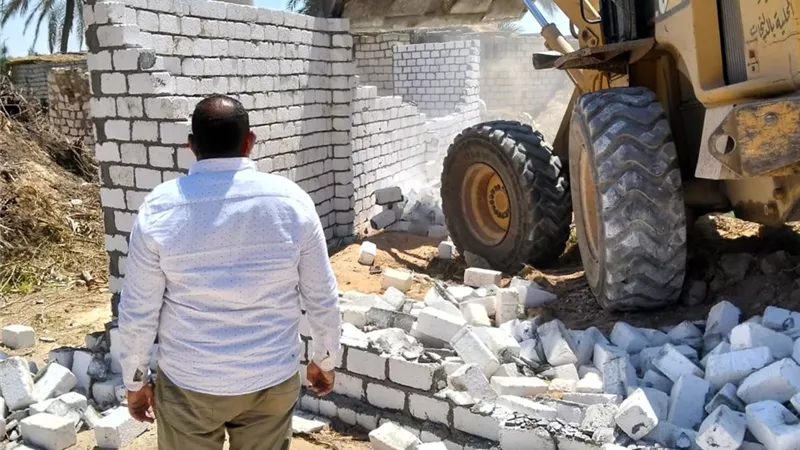 إزالة 34 حالة تعدًّ بمساحة 5838 مترًا مربعًا على أراضٍ زراعية بالبحيرة