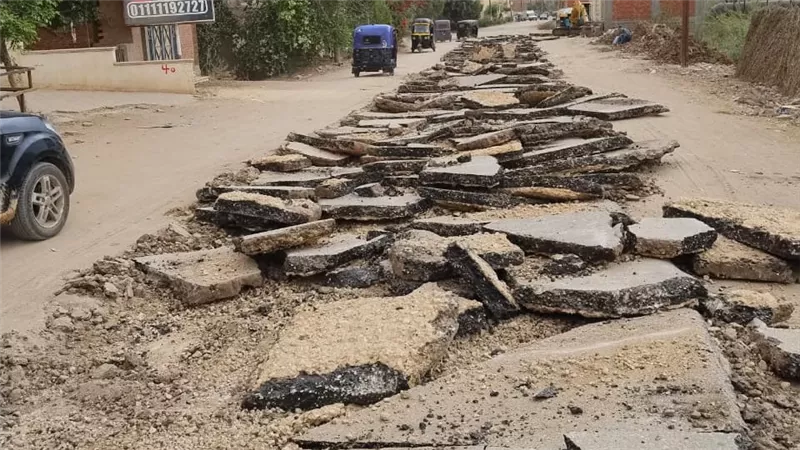 محافظ الغربية يتابع بدء أعمال رصف طريق السنطة البلد ضمن الخطة الاستثمارية
