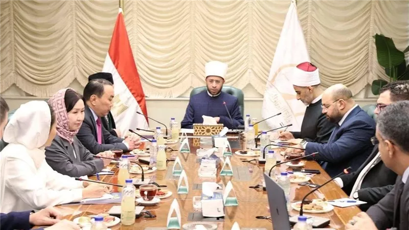 وزير الأوقاف يستقبل نائب رئيس الجامعة المصرية للثقافة الإسلامية بكازاخستان 