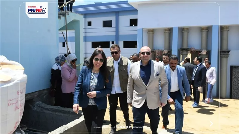 وزيرة الإسكان ومحافظ الفيوم يتفقدان توسيع محطة مياه العزب الجديدة